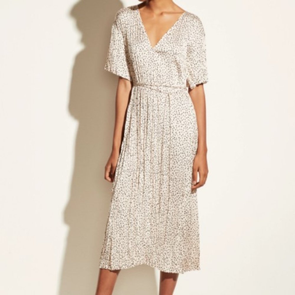 Stone Dot Short Sleeve V-Neck Dress in Chiffon